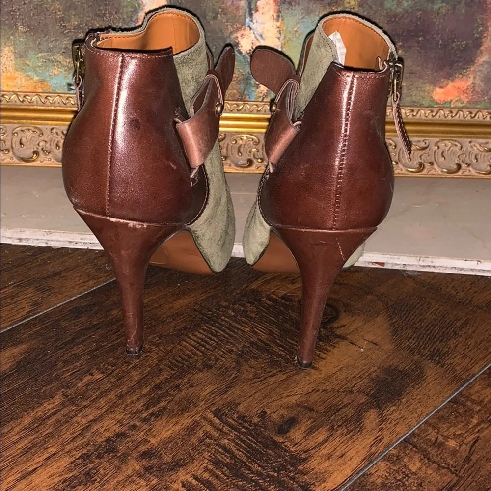 Nine West Olive Green Suede Ankle Booties with Brown Leather Straps - Picture 5 of 8